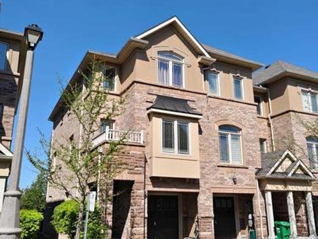Townhouse for sale in Mississauga, Ontario
