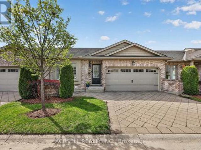 Townhouse for sale in Arva, Ontario