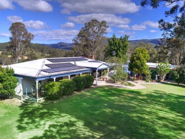 Cottage for sale in Kings Creek, Queensland