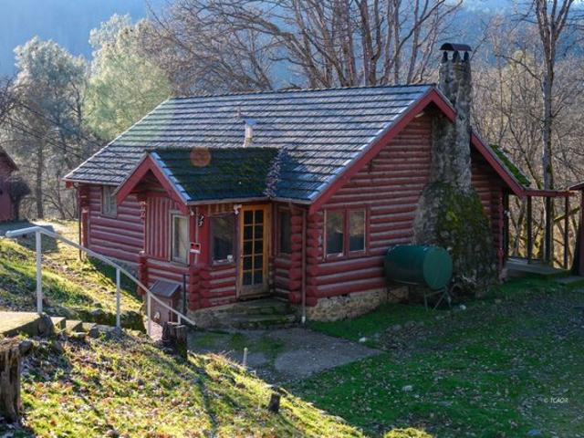 Townhouse for rent in Weaverville, California