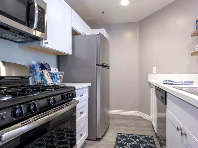 Apartment for rent in Canoga Park, California