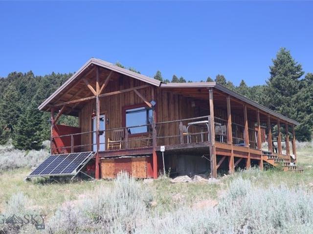 House for sale in Ennis, Montana