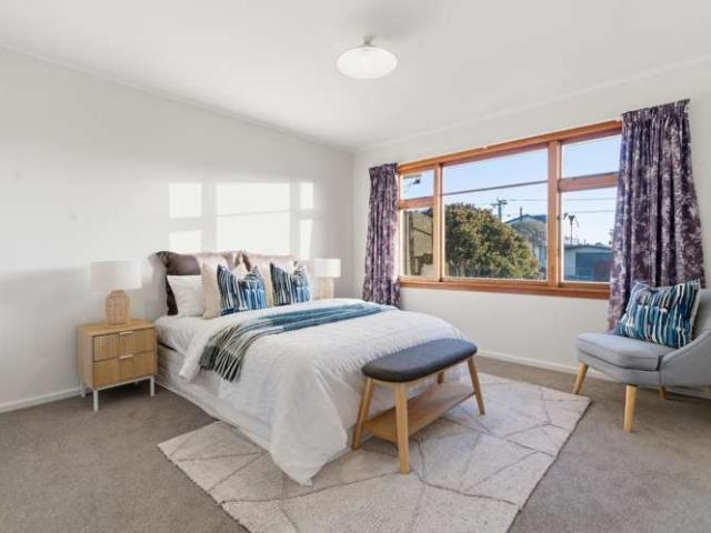 House for sale in Chaslands, Canterbury