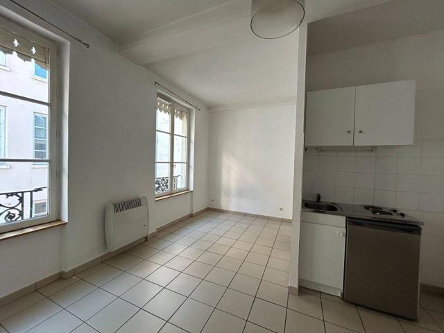 Studio location à Brégade, Amplepuis