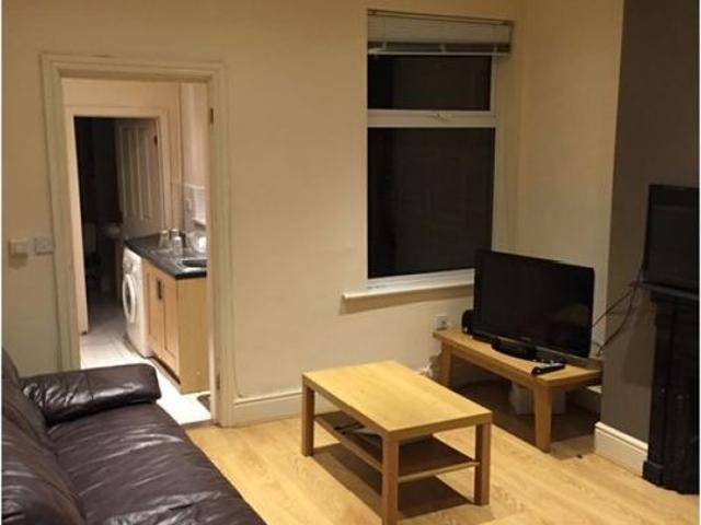 Room for rent in Elmfield, Leicestershire