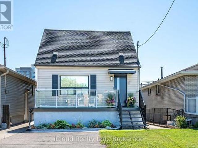 House for sale in Ancaster, Ontario