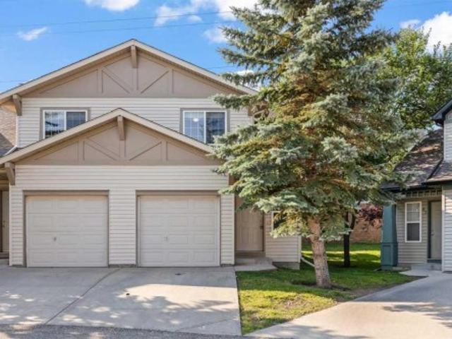 Townhouse for sale in Northwest, Alberta