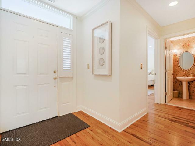 Condo for sale in Old Greenwich