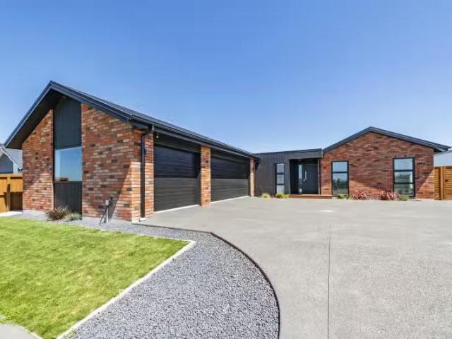 House for sale in Charing Cross, Canterbury