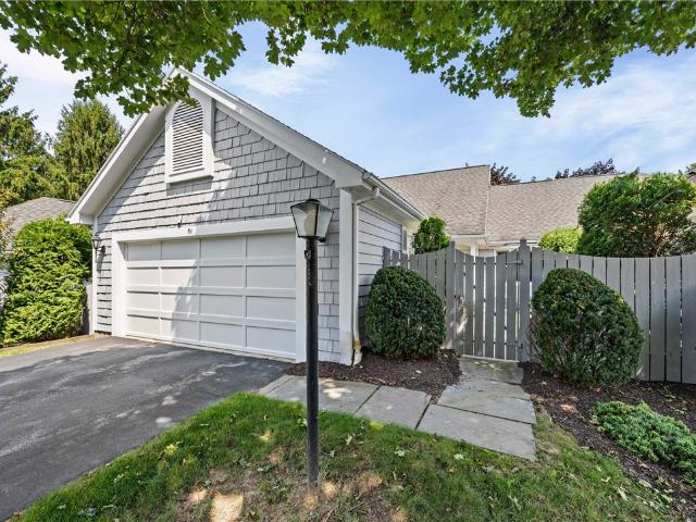 Condo for sale in Town of Pittsford, Monroe County