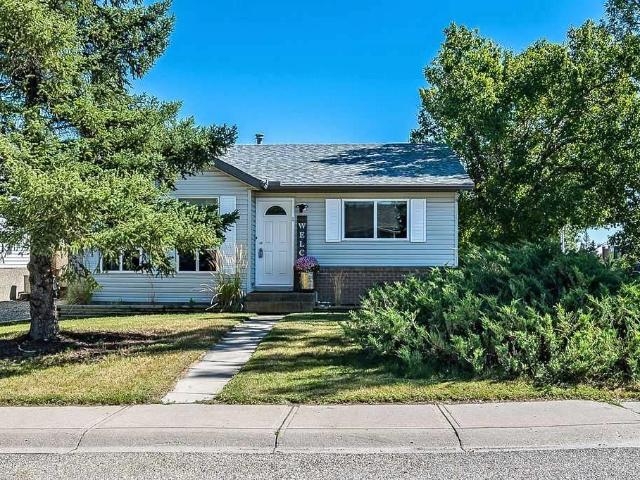 House for sale in Okotoks, Alberta