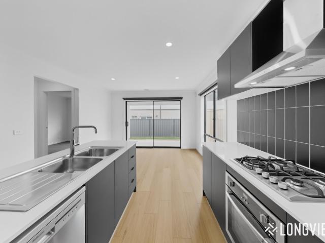House for rent in Wyndham Vale, Melbourne
