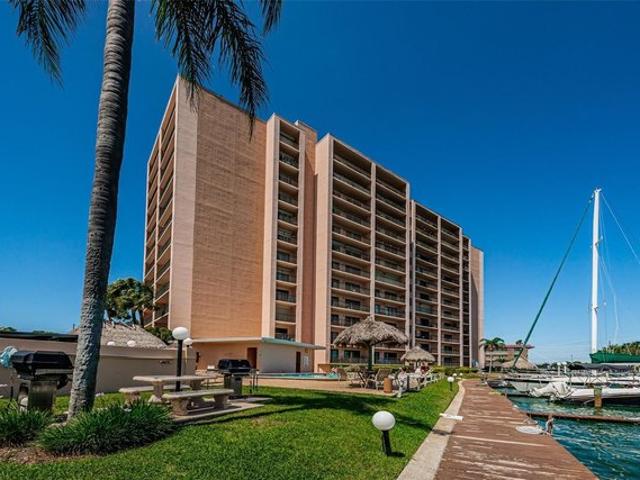 Condo for sale in Clearwater Beach, Clearwater