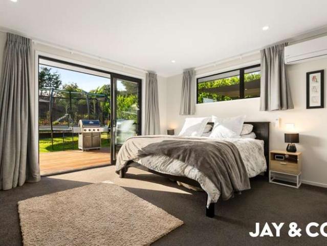 House for sale in Beachlands