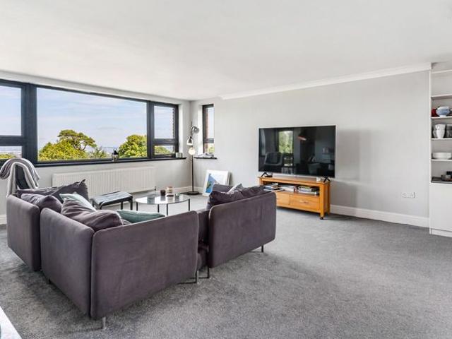 Apartment to rent in Bluebell, North Tipperary