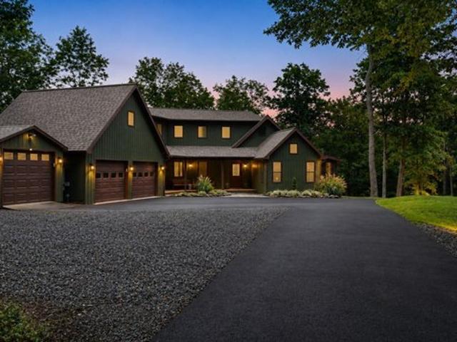 House for sale in Hedgesville, West Virginia