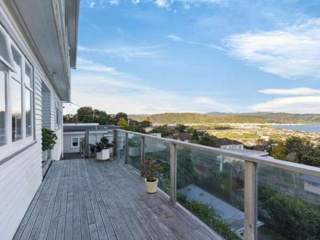 House for sale in Days Bay, Wellington