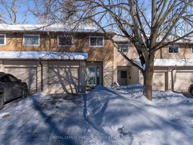 Condo for sale in Georgetown, Ontario