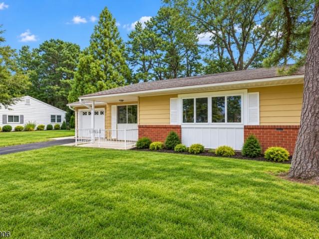 Condo for sale in Cedar Glen Lakes, Manchester Township