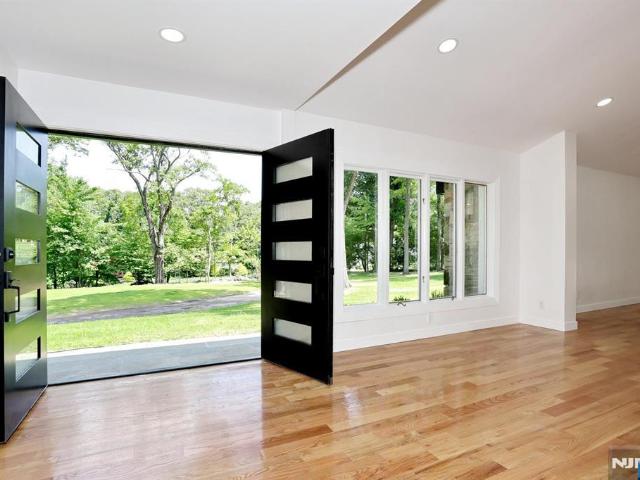 House for sale in Woodcliff Lake, New Jersey