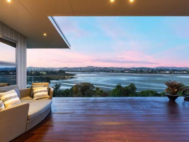 House for sale in Whangaparaoa