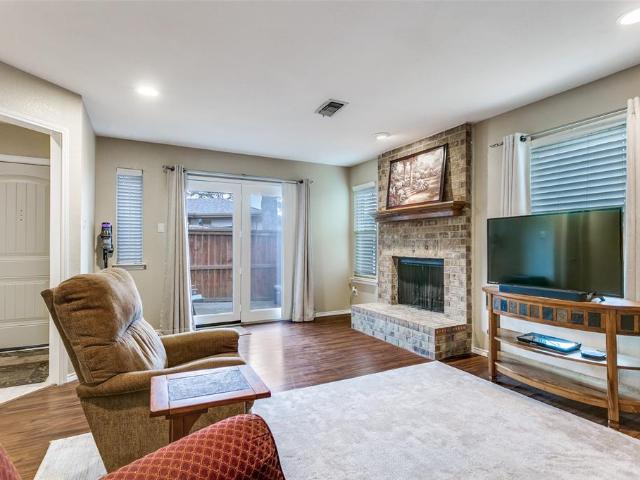 Townhouse for sale in Bedford, Texas