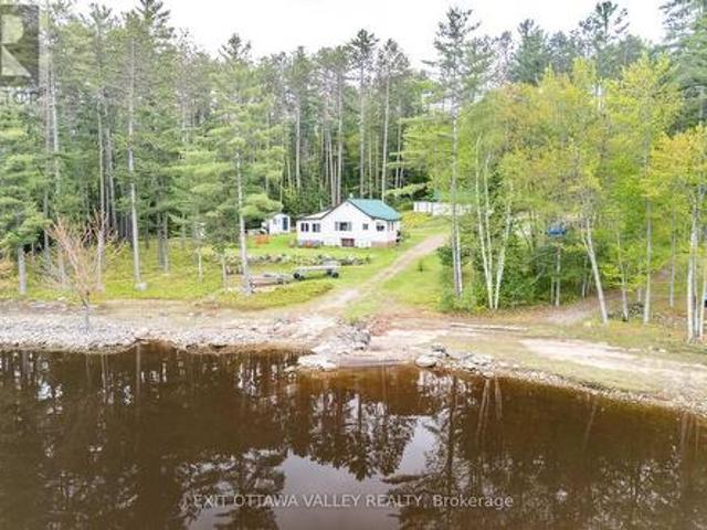 House for sale in Renfrew, Ontario