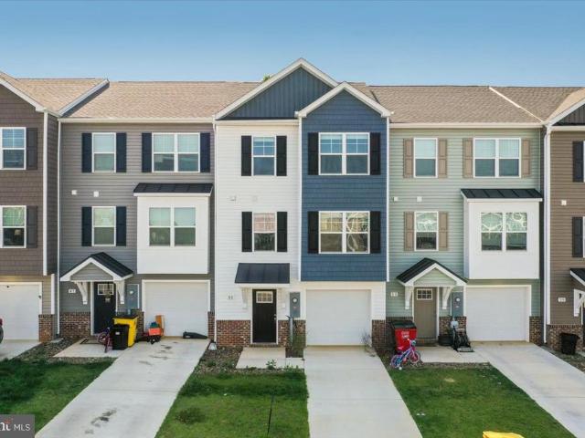 Townhouse for sale in Falling Waters, West Virginia