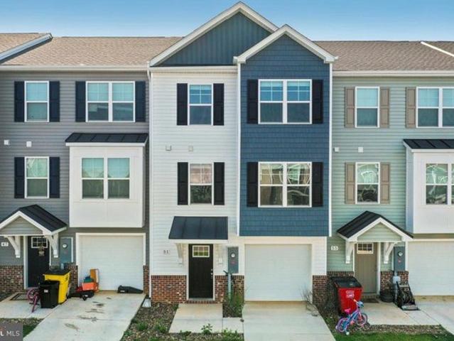 Townhouse for sale in Falling Waters, West Virginia