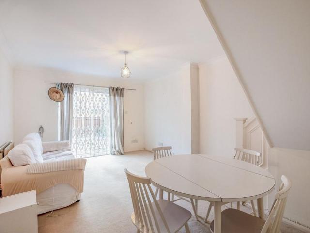 House for rent in Lynton Estate, Greater London