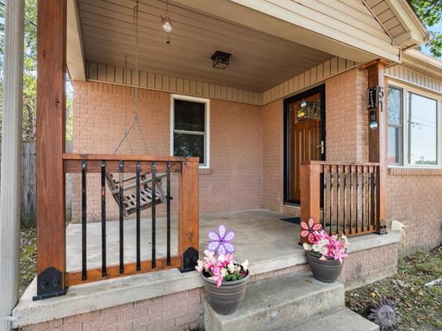 House for sale in Melbourne, Izard County