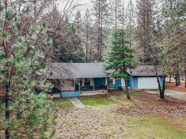 House for sale in Lewiston, California