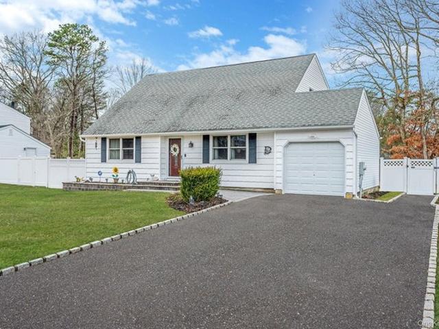 House for sale in Centereach, New York