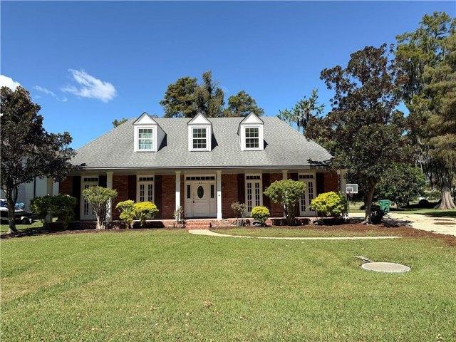 House for sale in Destrehan