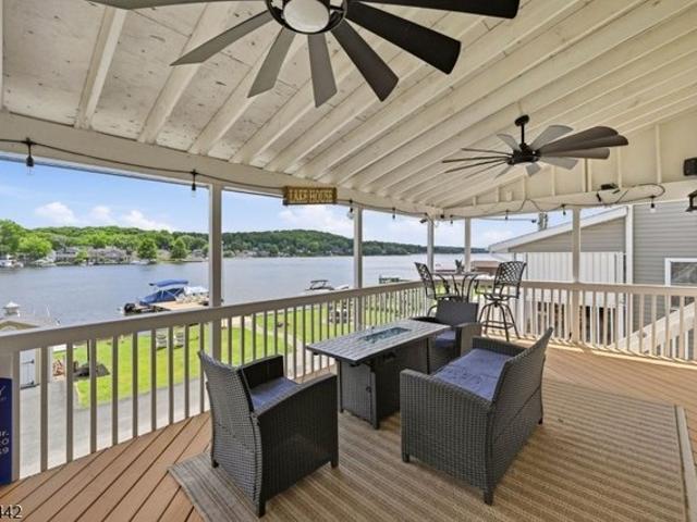 House for sale in Lake Hopatcong, New Jersey