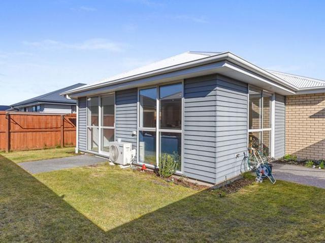House for rent in Chaslands, Canterbury