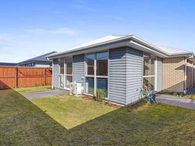 House for rent in Chaslands, Canterbury