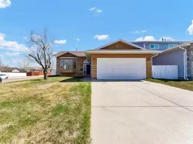 House for sale in Medicine Hat