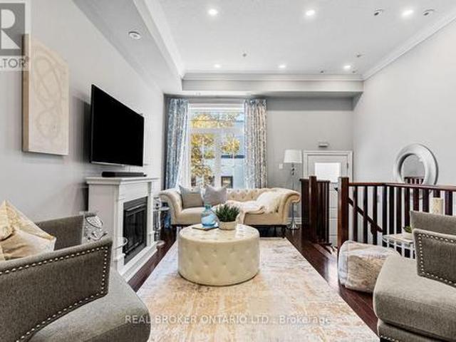 House for sale in Toronto Centre, Toronto