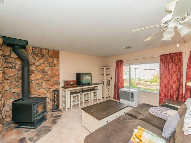 House for sale in Lewiston, California