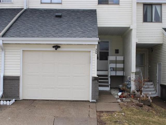 Townhouse for sale in Linn, Iowa