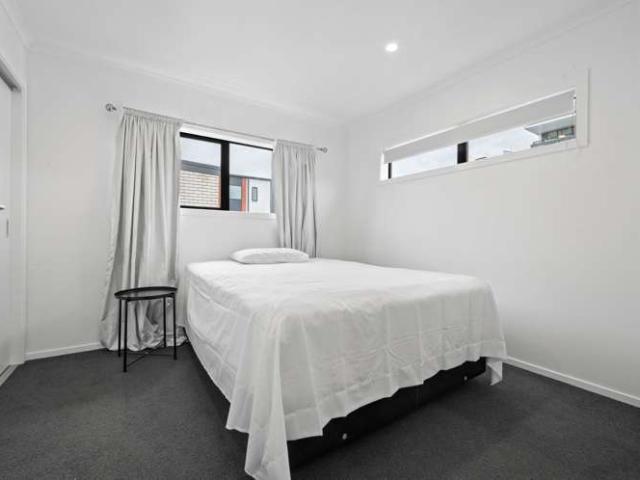 Townhouse for sale in Hamilton Central, Hamilton City