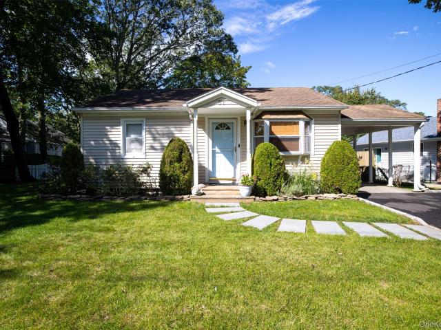 House for sale in Hampton Bays, Town of Southampton