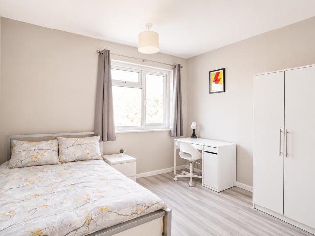 Room for rent in Old Ford, Greater London