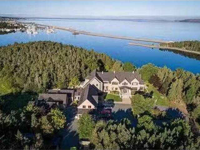 House for sale in Manuels, Newfoundland And Labrador
