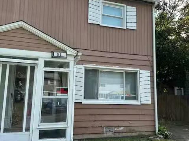 Condo for rent in Trumbull
