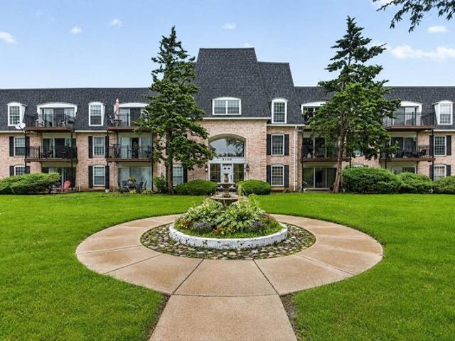 Condo for sale in Rolling Meadows, Illinois