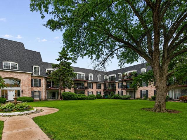Condo for sale in Rolling Meadows, Illinois