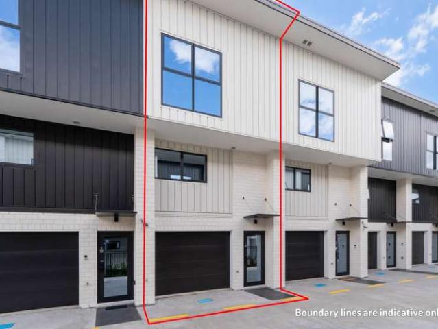 Townhouse for sale in Balmoral