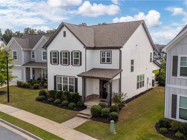 House for sale in Flowery Branch, Hall County